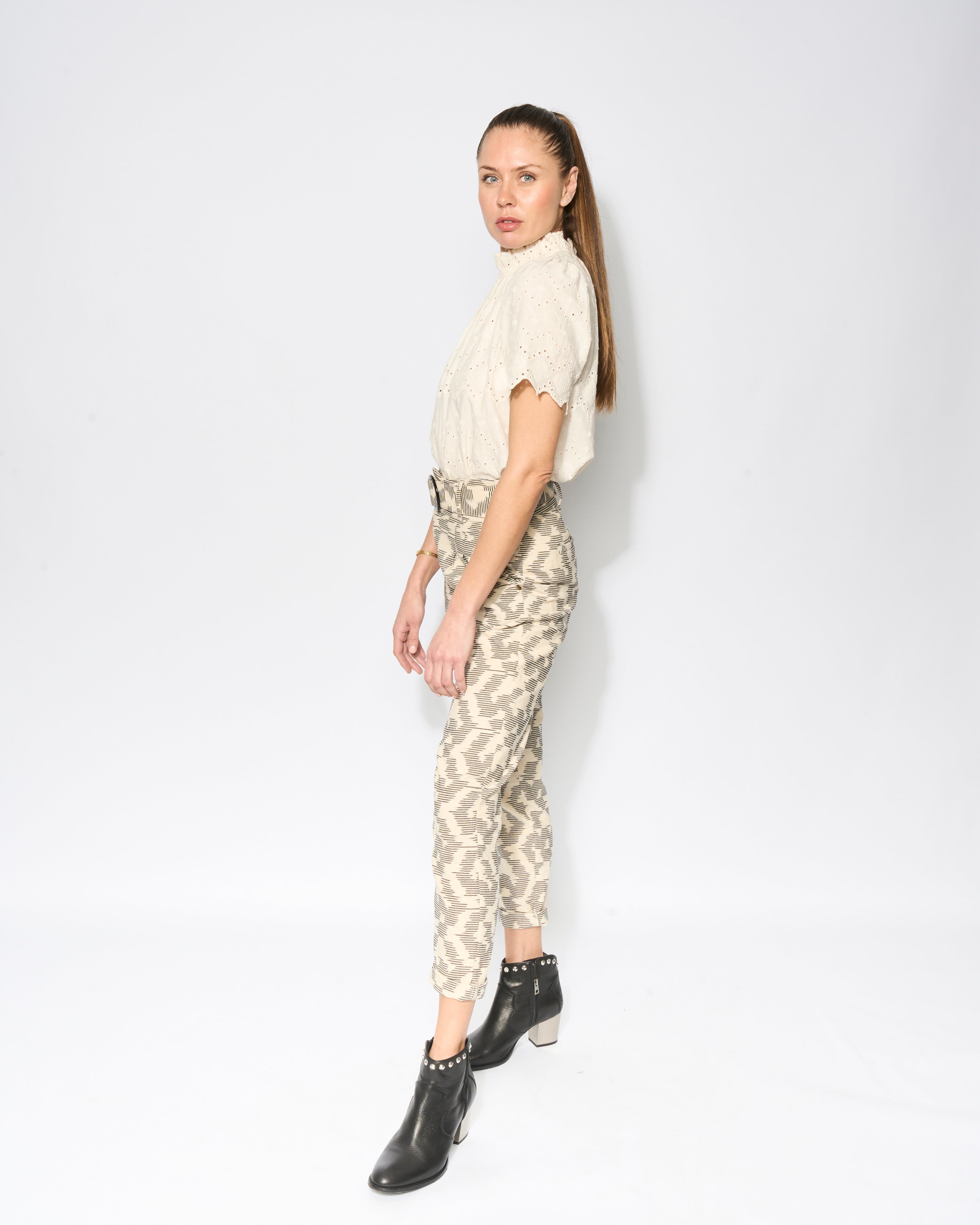 IKATE Perfect fit pleat pants-GILD-XS-Urbanheer
