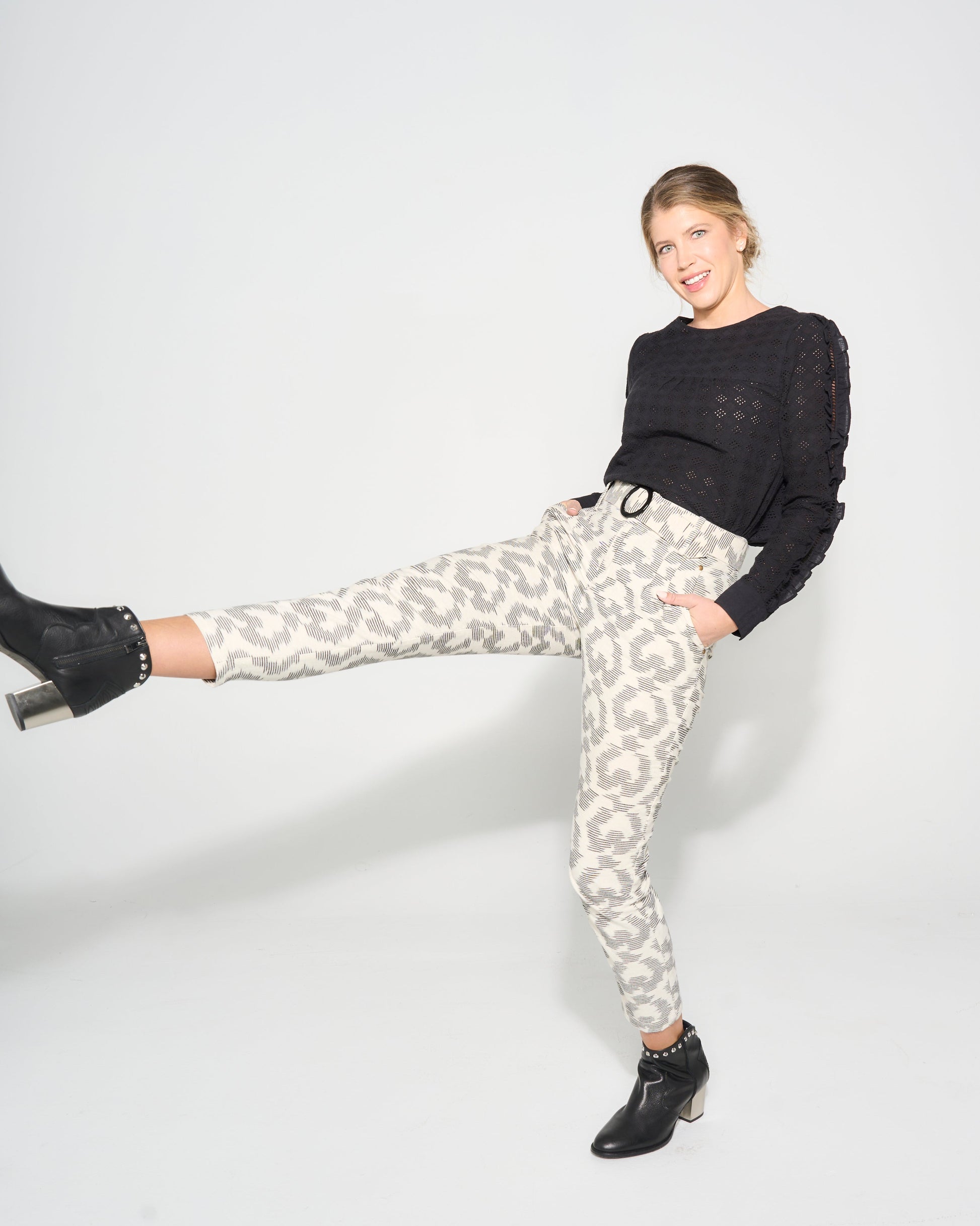 IKATE Perfect fit pleat pants-GILD-XS-Urbanheer