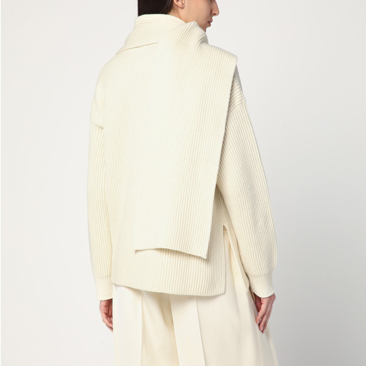 Jil Sander Ivory sweater in wool with scarf