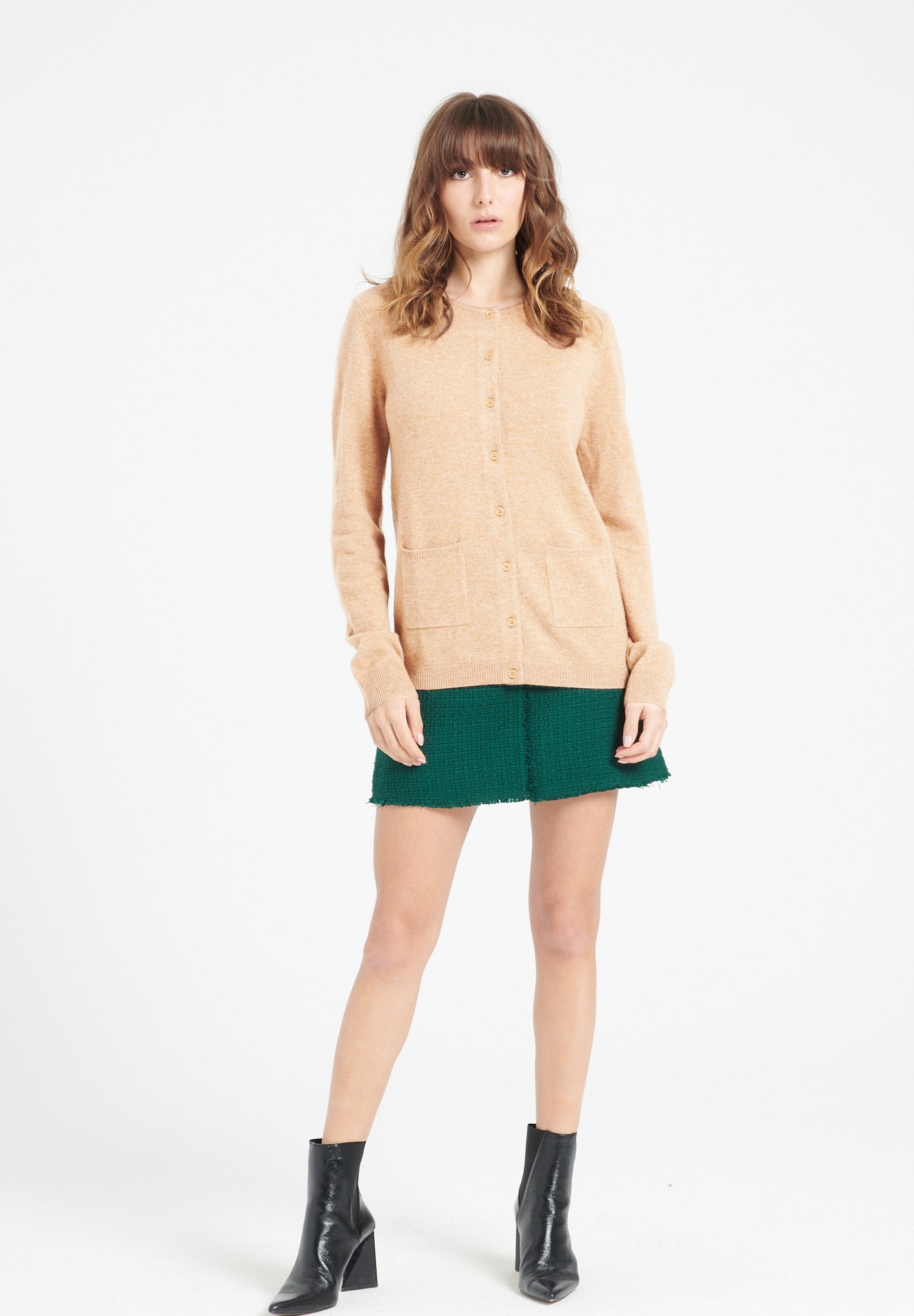 LILLY 4 Cardigan col rond en cachemire cintré camel clair-gilet cardigan col rond femme-Studio Cashmere8-S-SC8-00871-camel clair-Urbanheer