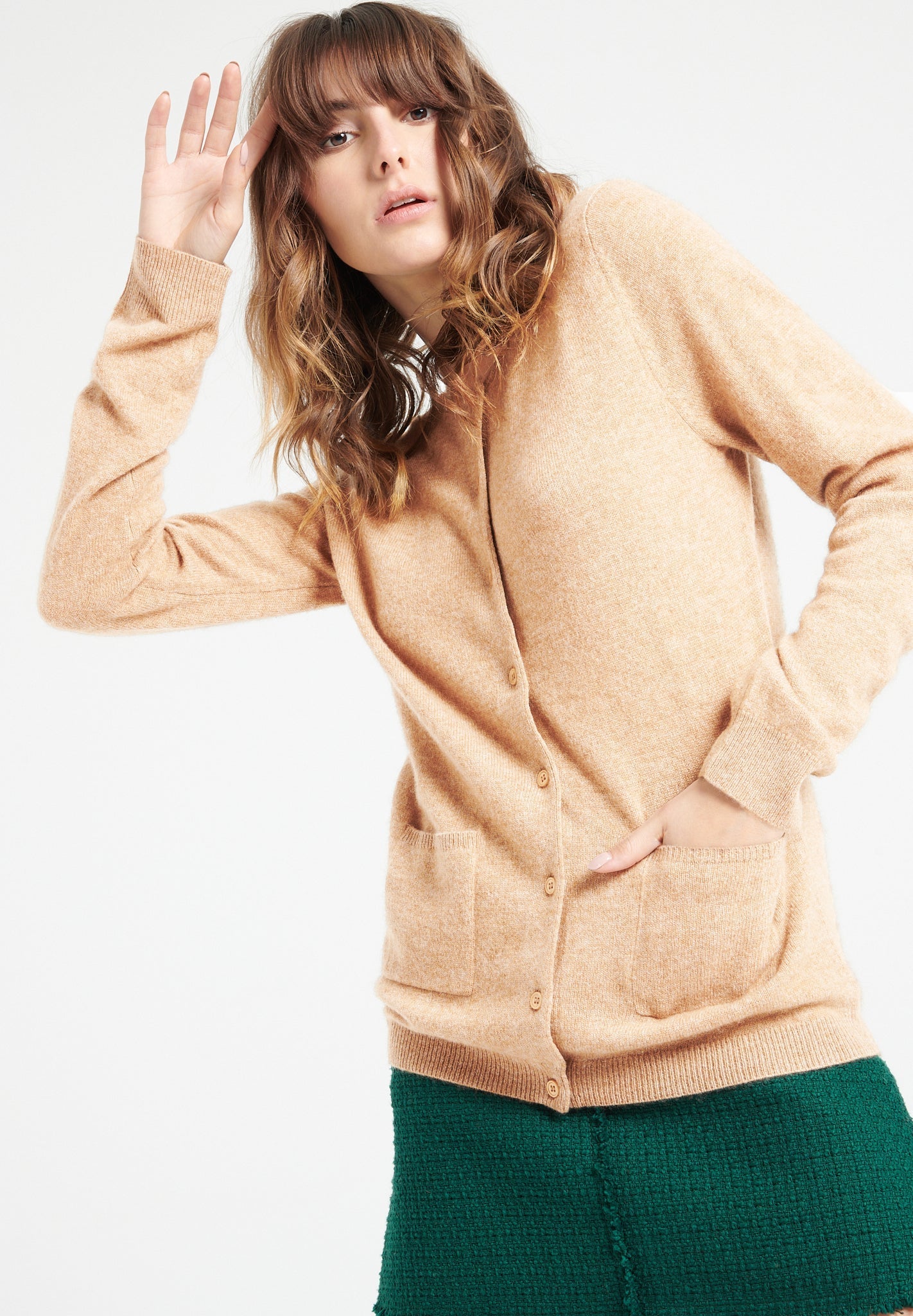 LILLY 4 Cardigan col rond en cachemire cintré camel clair-gilet cardigan col rond femme-Studio Cashmere8-S-SC8-00871-camel clair-Urbanheer