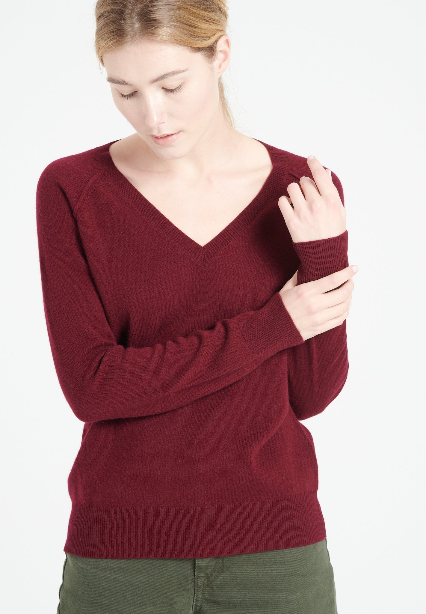 LILLY 6 Pull col V en cachemire ample rouge bordeaux-col v femme-Studio Cashmere8-M-SC8-00187-rouge bordeaux-Urbanheer