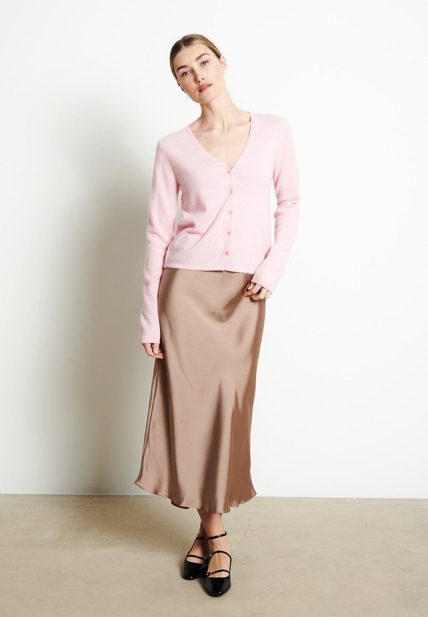 LILLY 7 Cardigan col V en cachemire cintré rose baby-gilet cardigan col V femme-Studio Cashmere8-S-SC8-00705-rose baby-Urbanheer