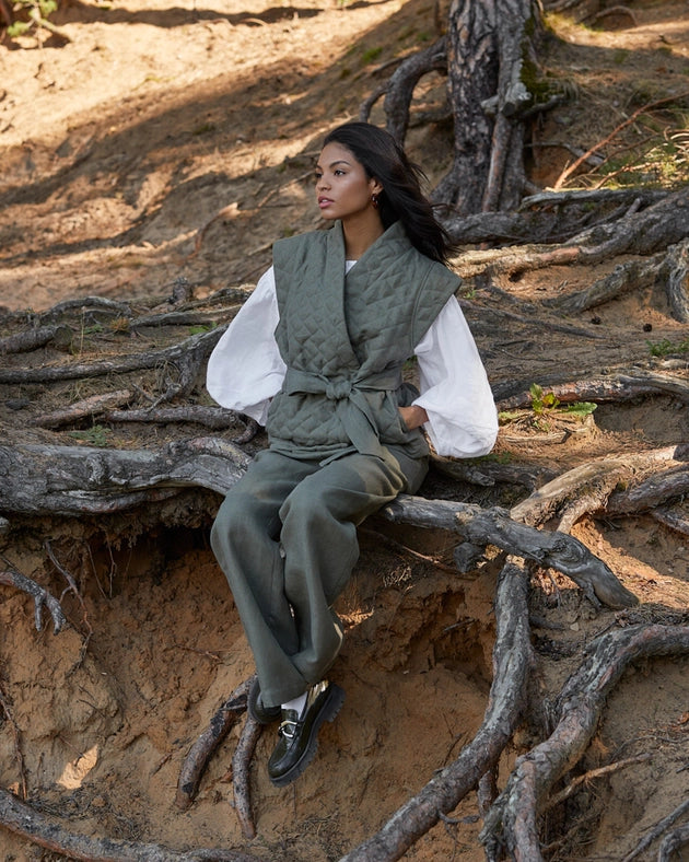 Linen Quilted Vest Fonni in Dark Green-Vest-MagicLinen-XS-Urbanheer