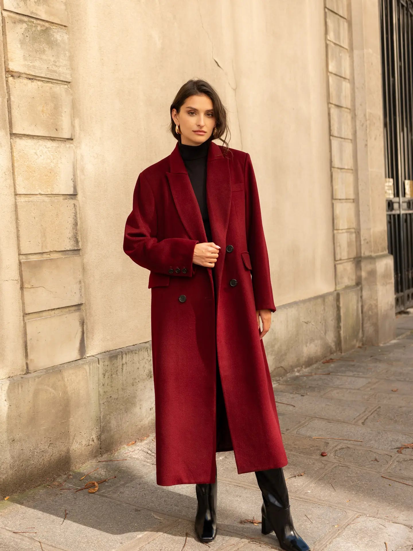 Long Coat with A Straight and Structured Cut with Shoulder Pads