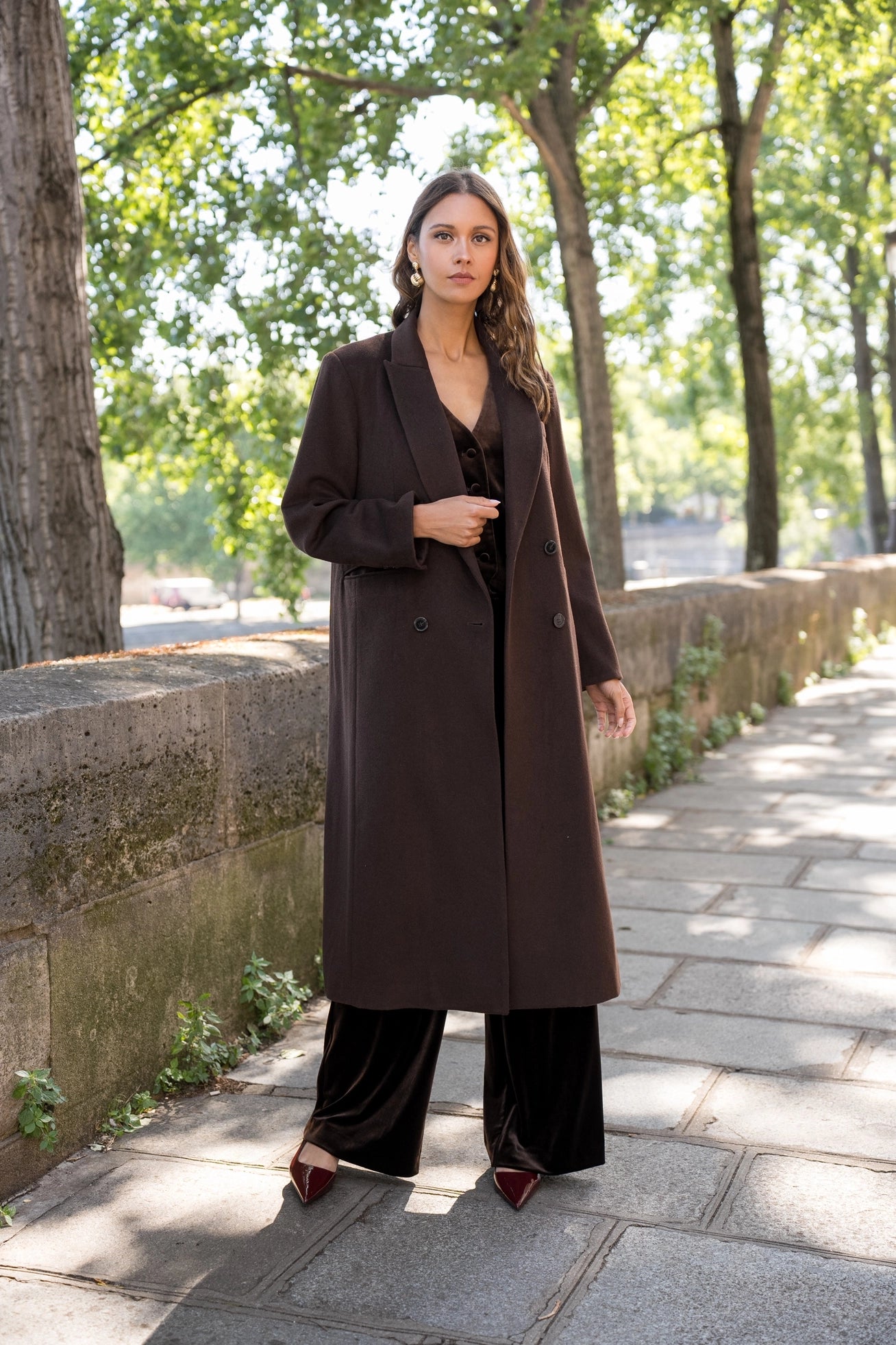 Long Coat with A Straight and Structured Cut with Shoulder Pads