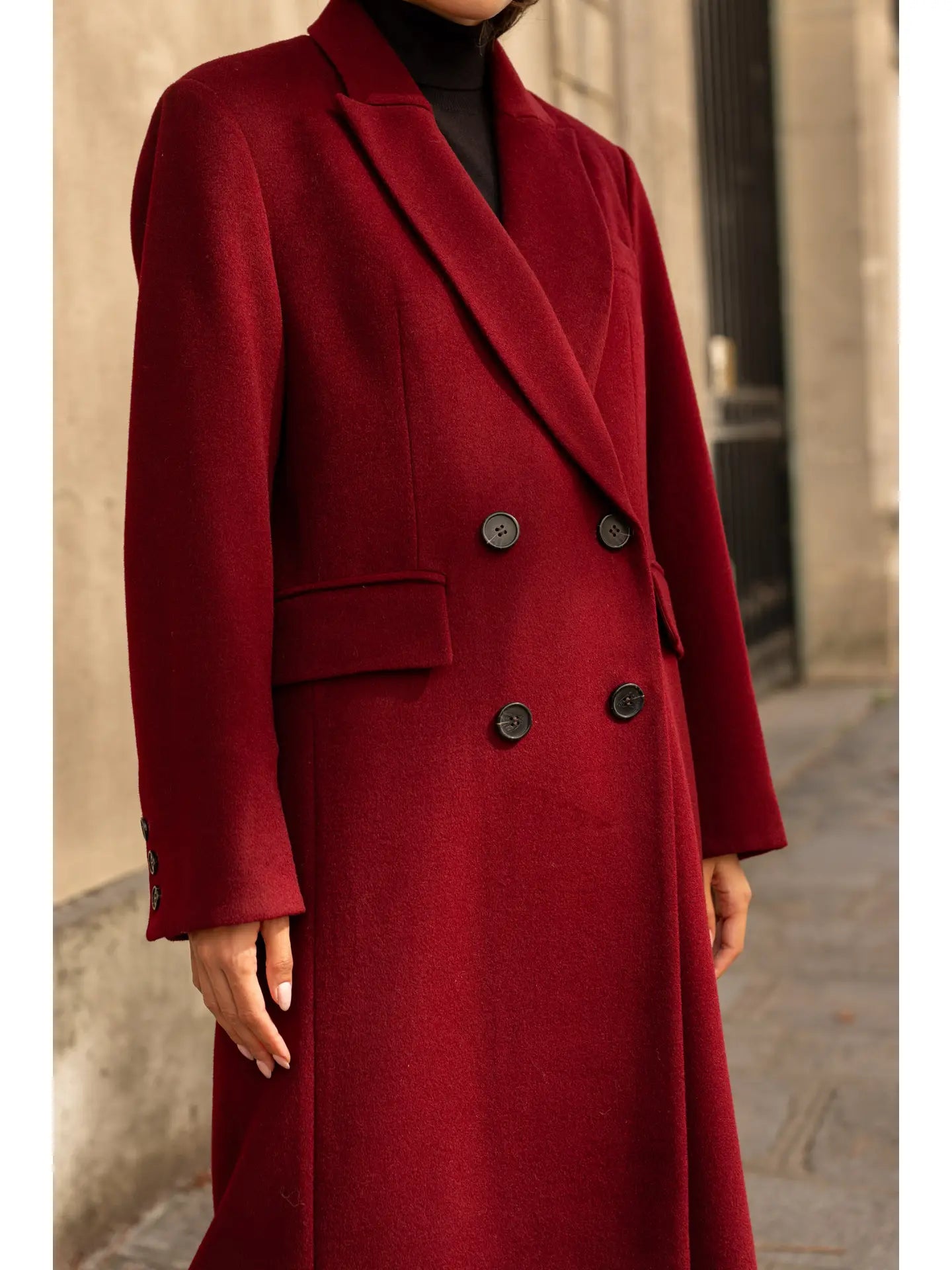 Long Coat with A Straight and Structured Cut with Shoulder Pads