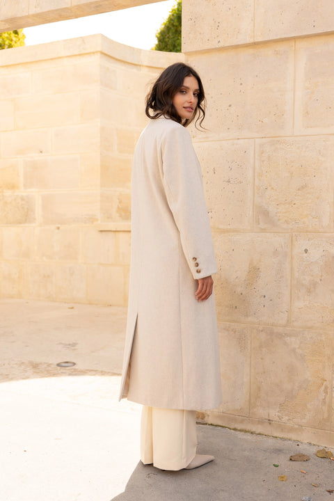 Long Coat with A Straight and Structured Cut with Shoulder Pads