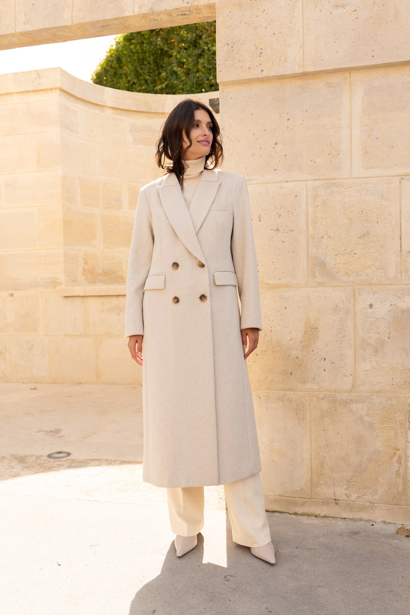 Long Coat with A Straight and Structured Cut with Shoulder Pads