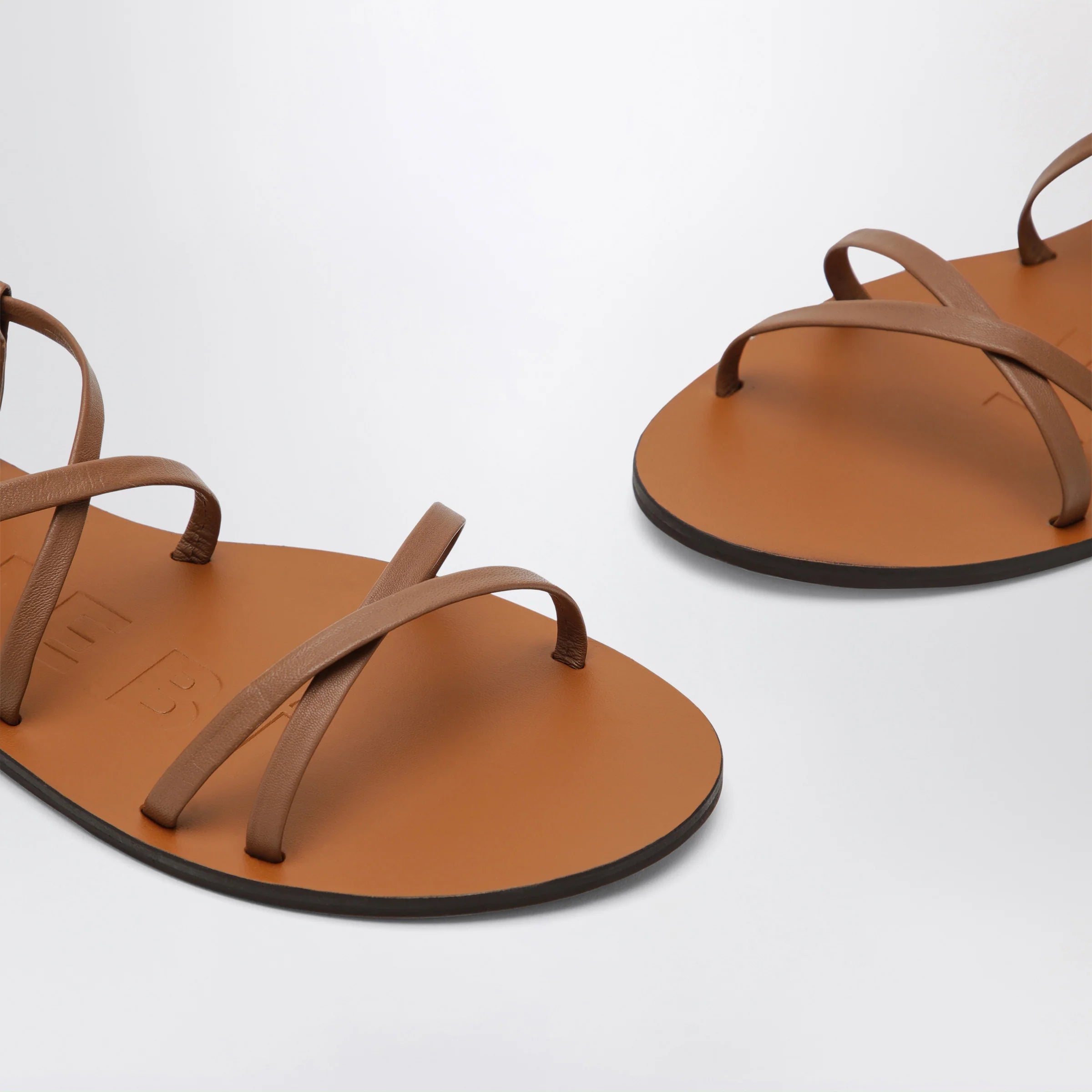 Manebí Cuoio smooth leather crossover sandals