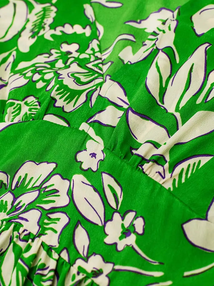 Maxi Cinched Waist Floral Print Dress in Green-Dress-Q2-S-Green-Urbanheer