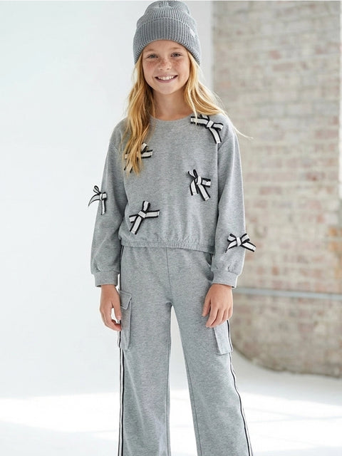 Oversized Sweatshirt w/ Bows