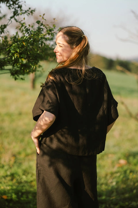 Pure Linen Black Top-Top-Moa-Bust 39“ inches (100 cm) Waist 18.8“ inches (122 cm) Length 20” inches (53 cm)-Black-Urbanheer