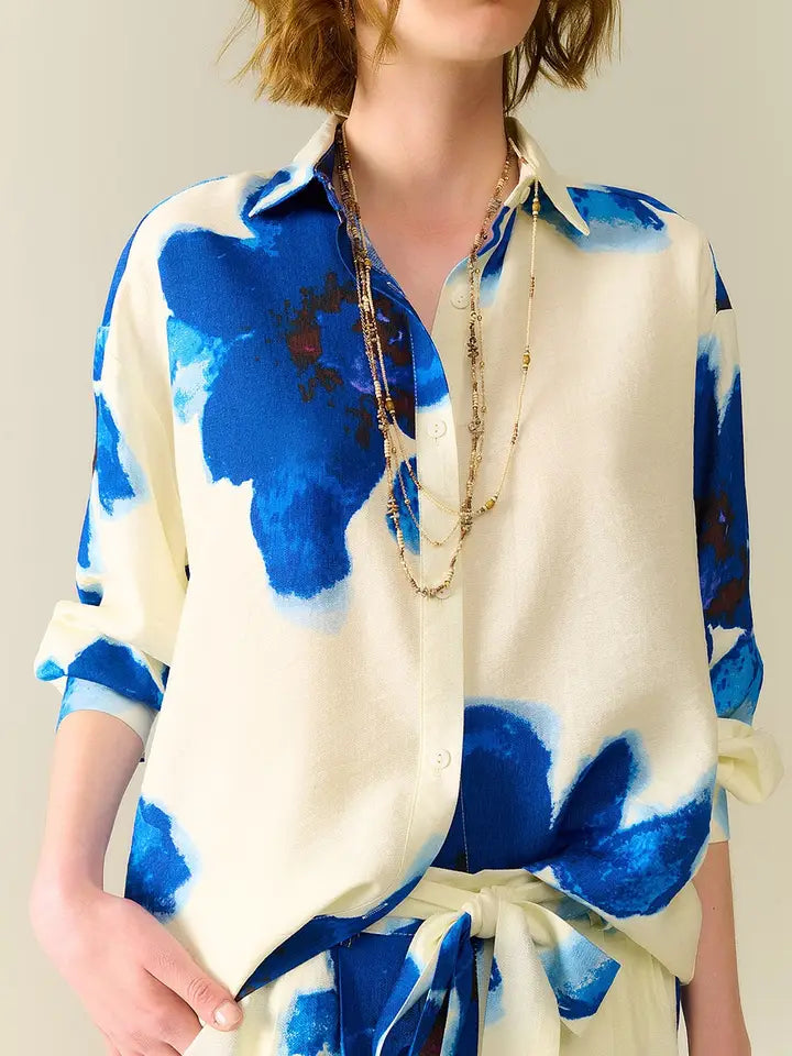 Relaxed Shirt in White with Blue Tropical Flower Print-Shirt-Q2-M-BLUE-Urbanheer