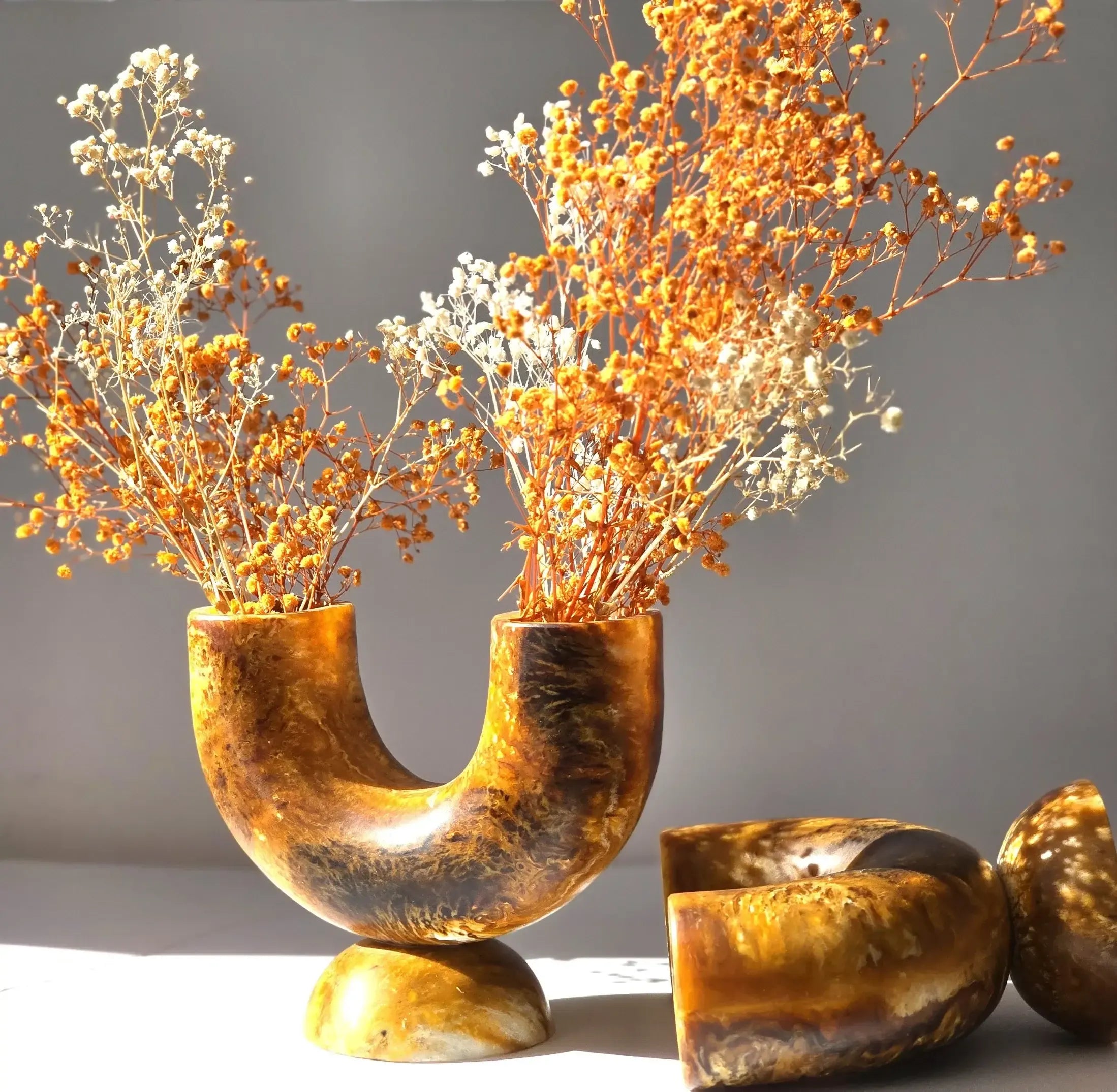 Resin Flower Vase with Base for Living Room Table décor Home Decor - Artistic Marbled-8.2X4X6.5'