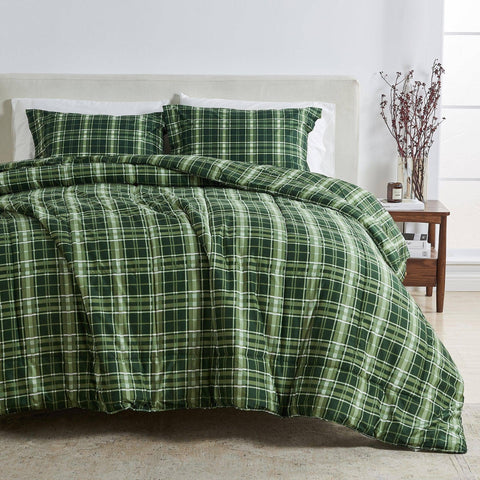 Reversible Christmas Comforter and Sham Set Cozy Maple