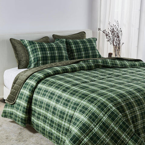 Reversible Christmas Comforter and Sham Set Cozy Maple
