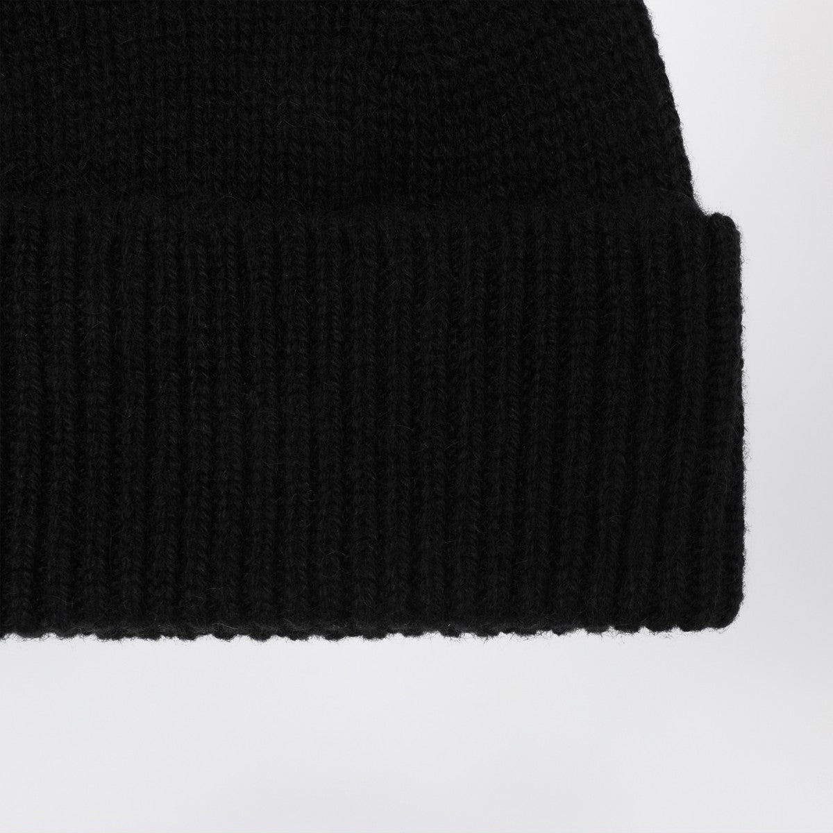 Roberto Collina Cashmere Beanie in Black