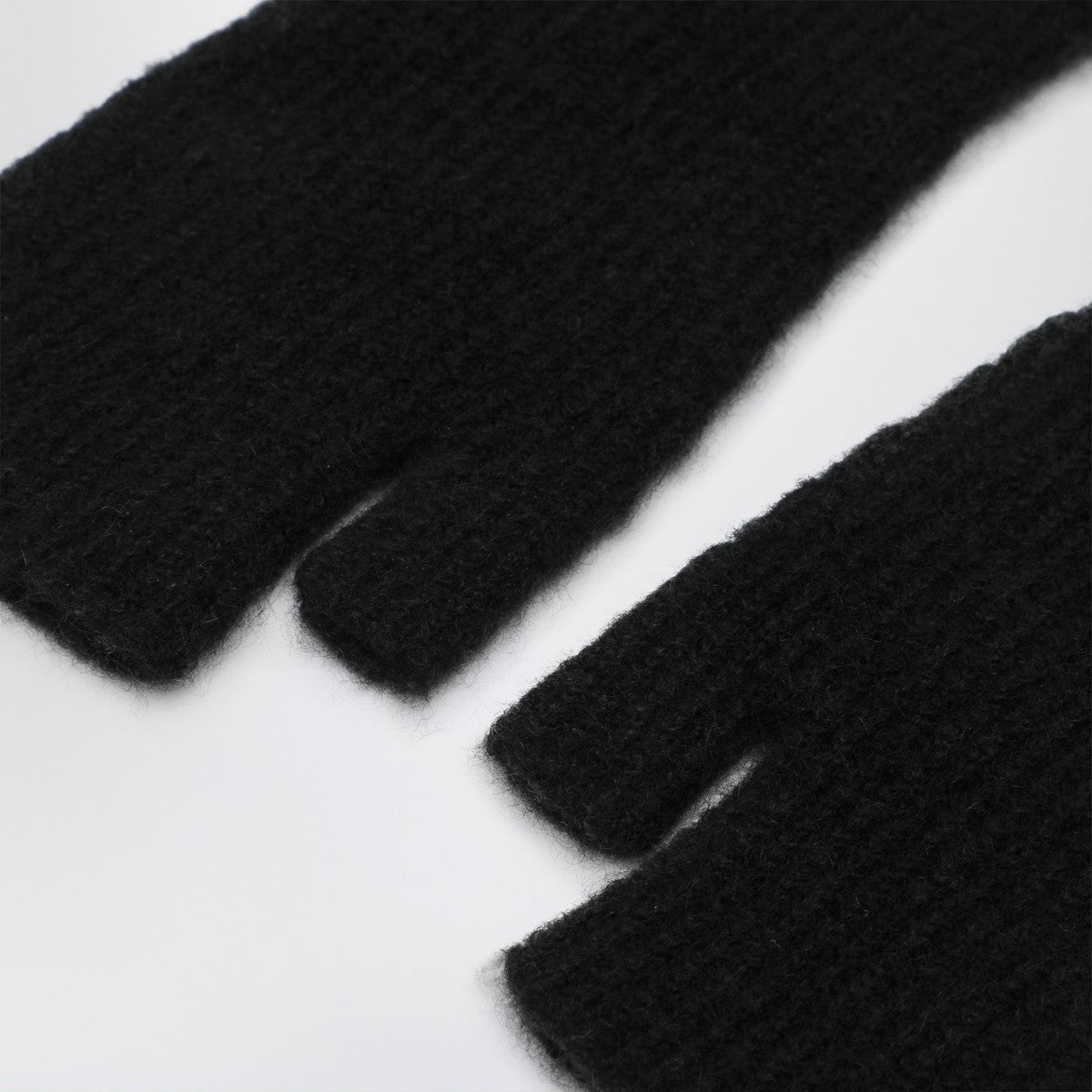 Roberto Collina Long black gloves in cashmere and silk blend