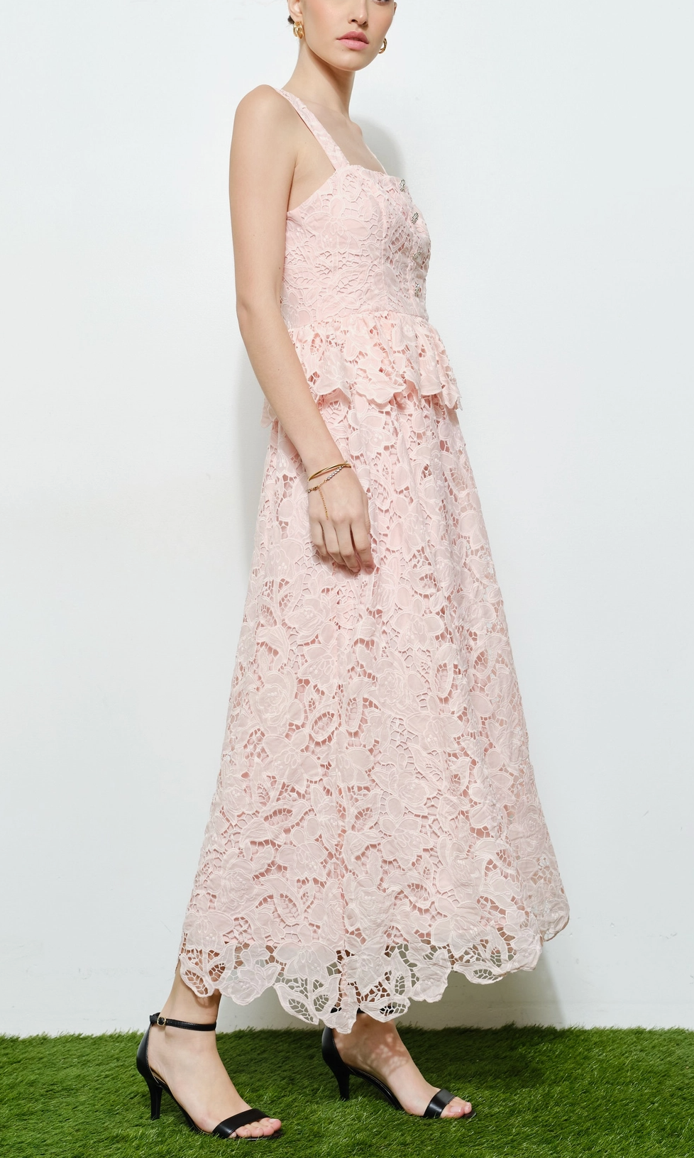 Romantic Floral Lace Sleeveless Maxi Dress