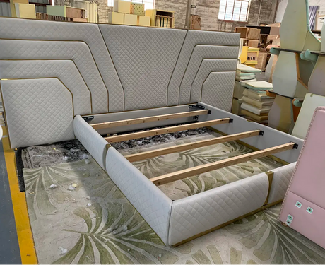 Modern Leather Upholstered Double King Size Italian Luxury Bed Villa