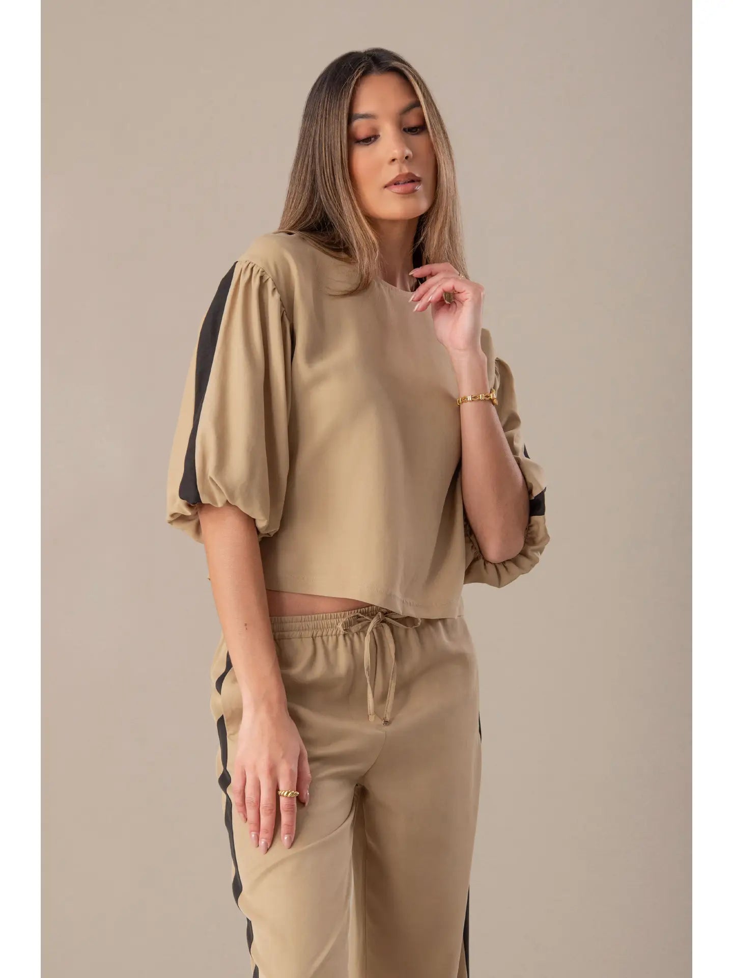 Short Sweater with Puff Sleeves