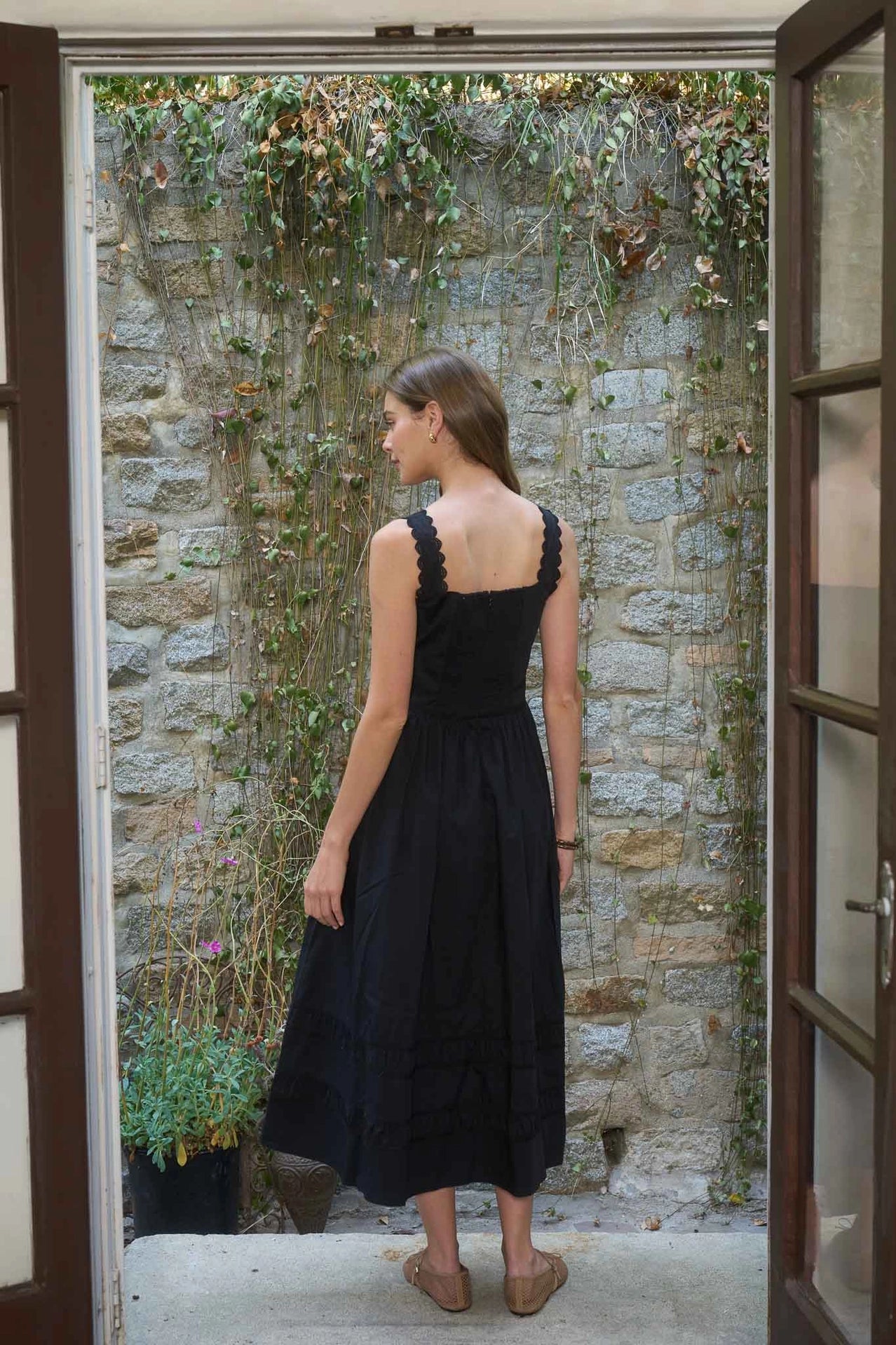 Sleeveless Lace Trim Detail Midi Dress