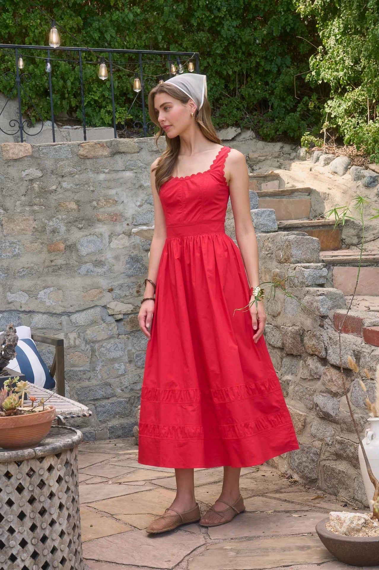 Sleeveless Lace Trim Detail Midi Dress
