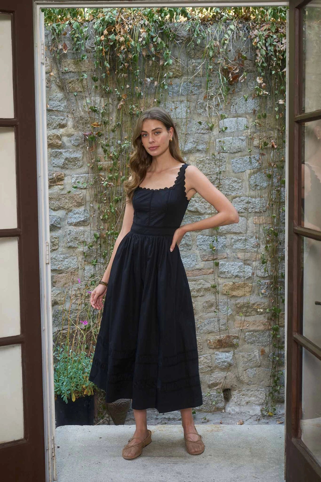 Sleeveless Lace Trim Detail Midi Dress