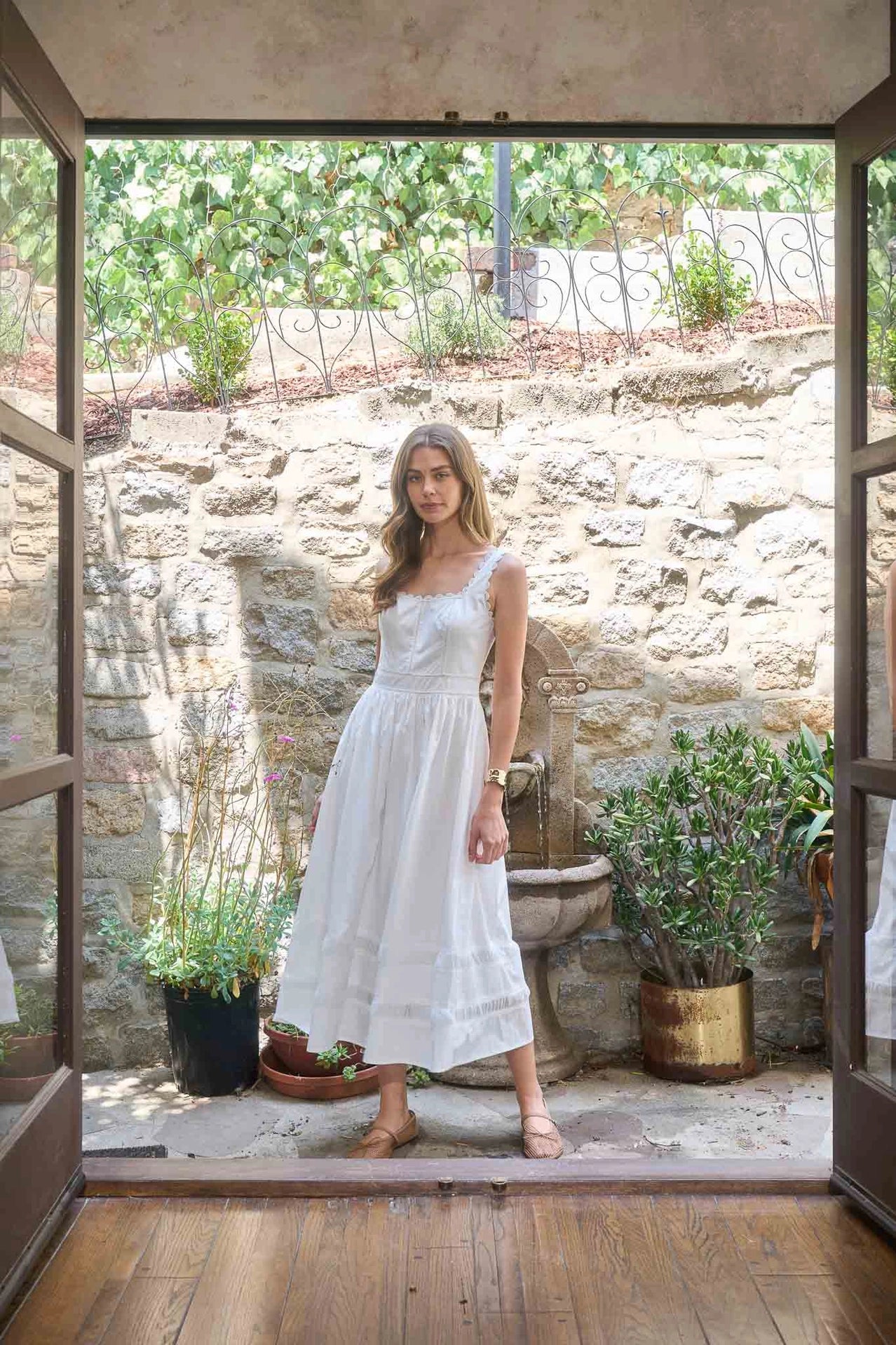 Sleeveless Lace Trim Detail Midi Dress
