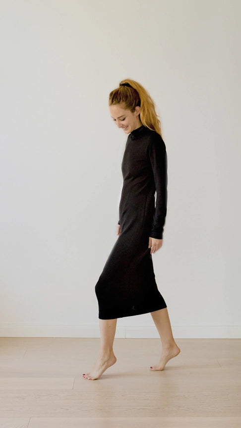 Slim-Fit Dress in Technical Fabric-Dress-Aboutalisa-XS-Black/Dark 09-Urbanheer