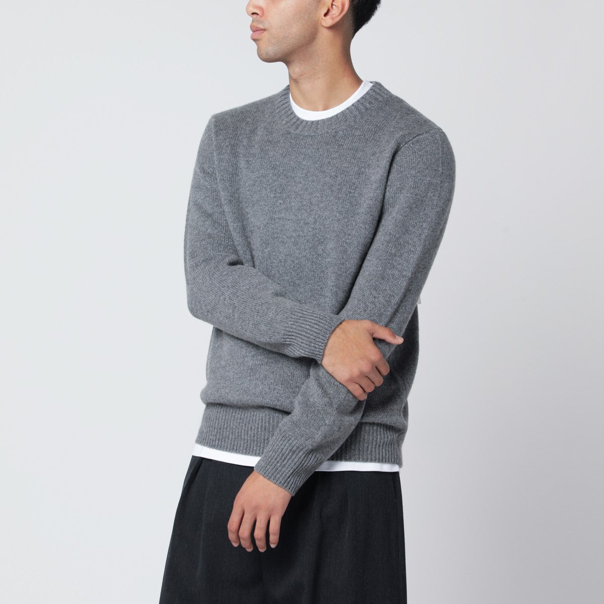 Soft Goat Grey cashmere crewneck sweater