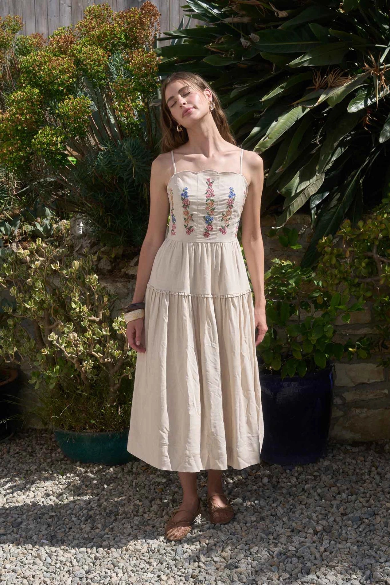 Spaghetti Strap Scallop Neck Embroidery Midi Dress