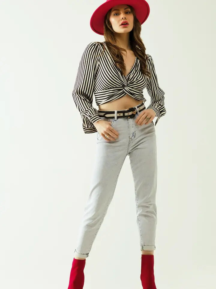 Striped Crop Top with V-Neckline and Twisted Front in Black-Top-Q2-L-Black-Urbanheer