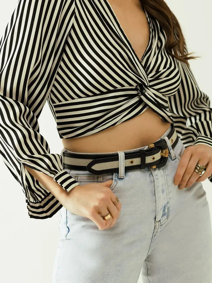Striped Crop Top with V-Neckline and Twisted Front in Black-Top-Q2-L-Black-Urbanheer