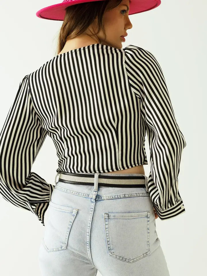 Striped Crop Top with V-Neckline and Twisted Front in Black-Top-Q2-L-Black-Urbanheer