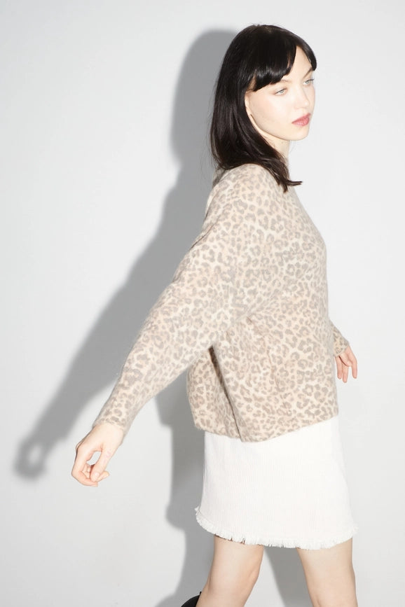 Sweater “Eternal Leo”-Sweater-IMPREVU-S-Urbanheer
