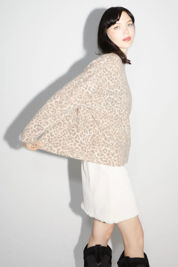 Sweater “Eternal Leo”-Sweater-IMPREVU-S-Urbanheer