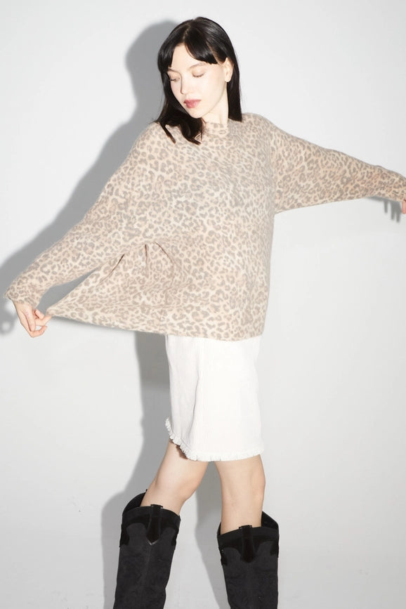 Sweater “Eternal Leo”-Sweater-IMPREVU-S-Urbanheer