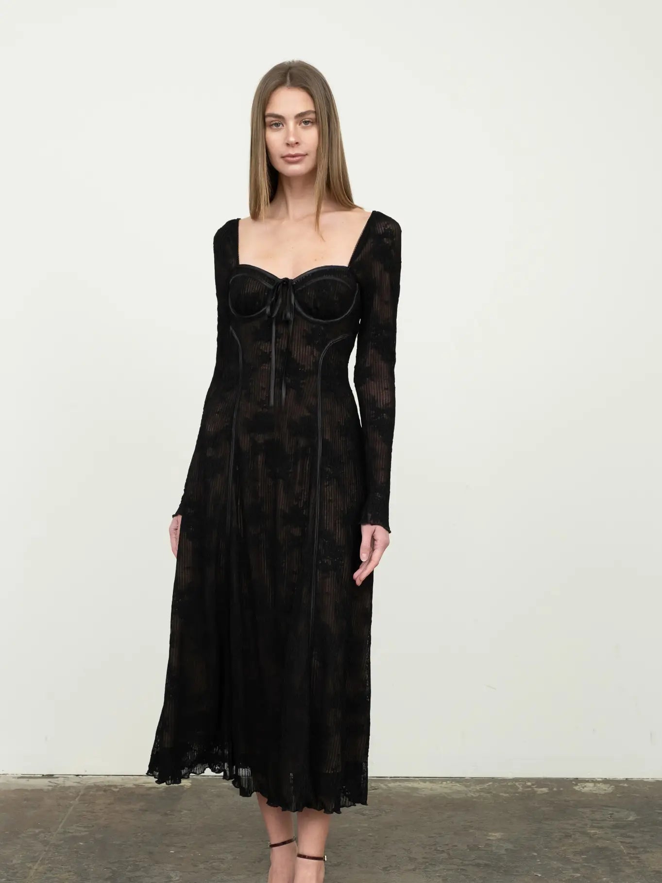 Sweetheart Neck Long Sleeve Lace Midi Dress