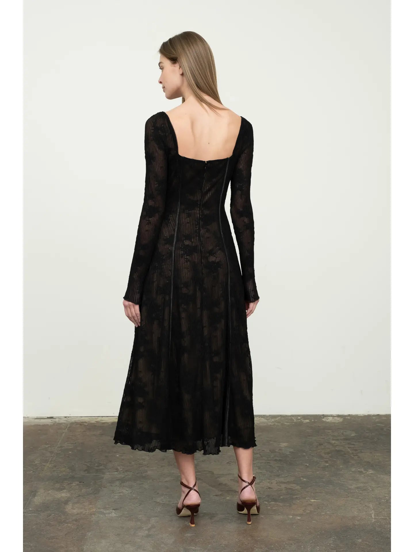 Sweetheart Neck Long Sleeve Lace Midi Dress