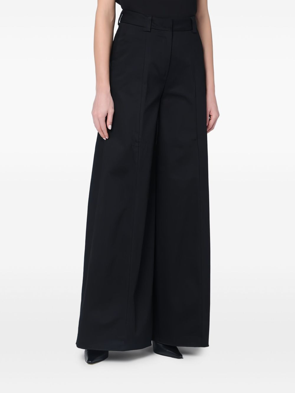 THE LATEST Trousers Black