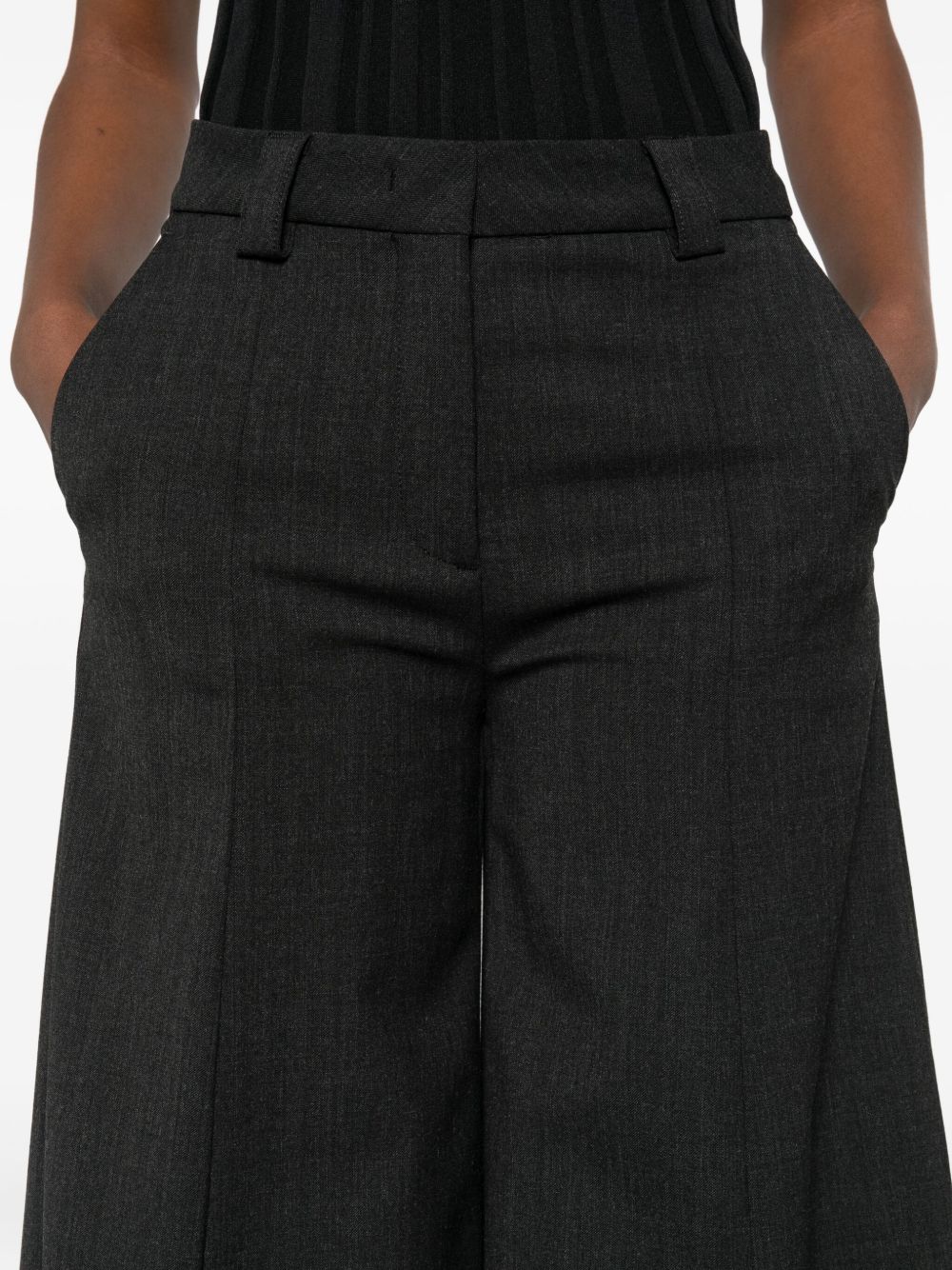 THE LATEST Trousers Black