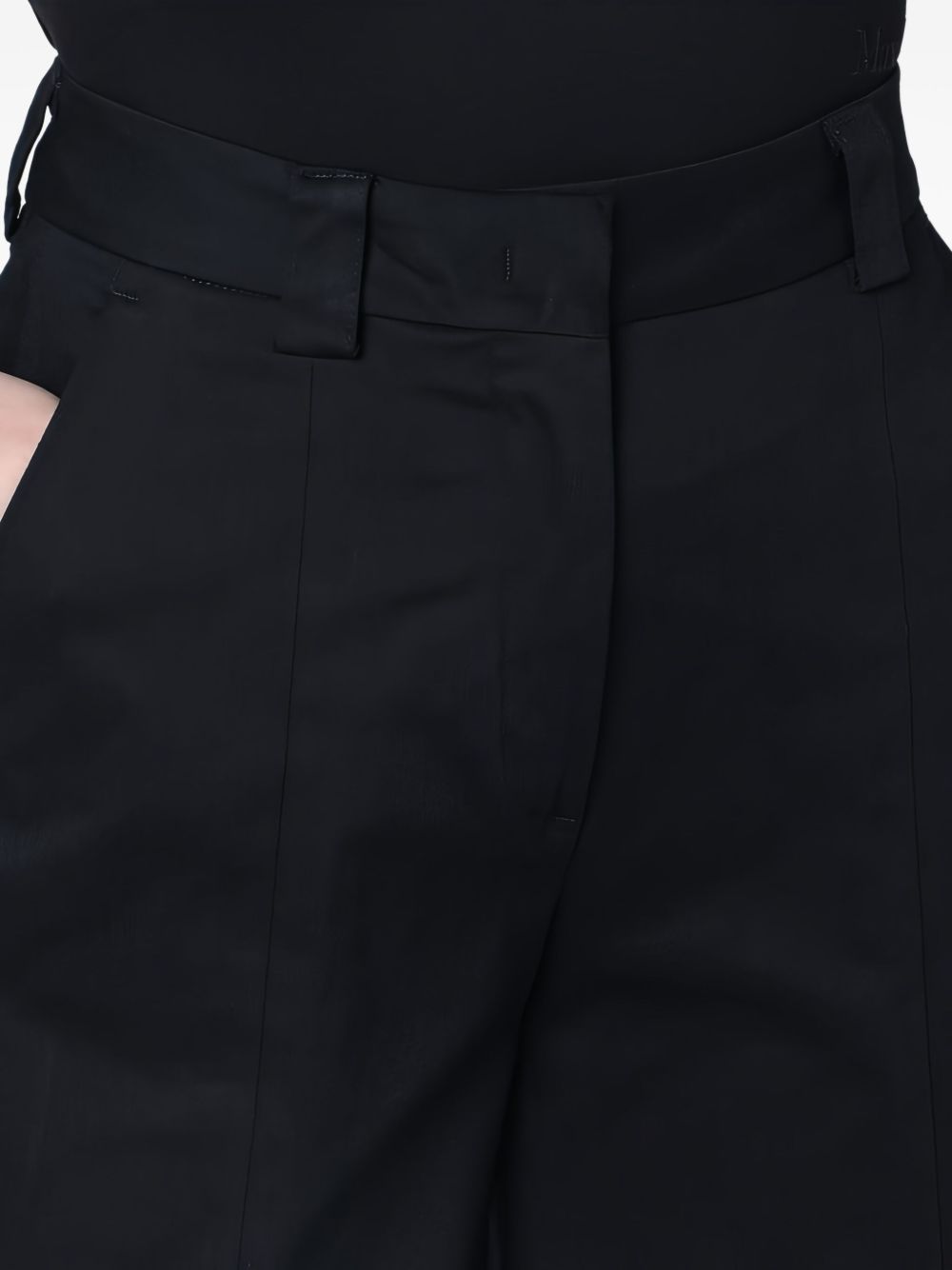 THE LATEST Trousers Black
