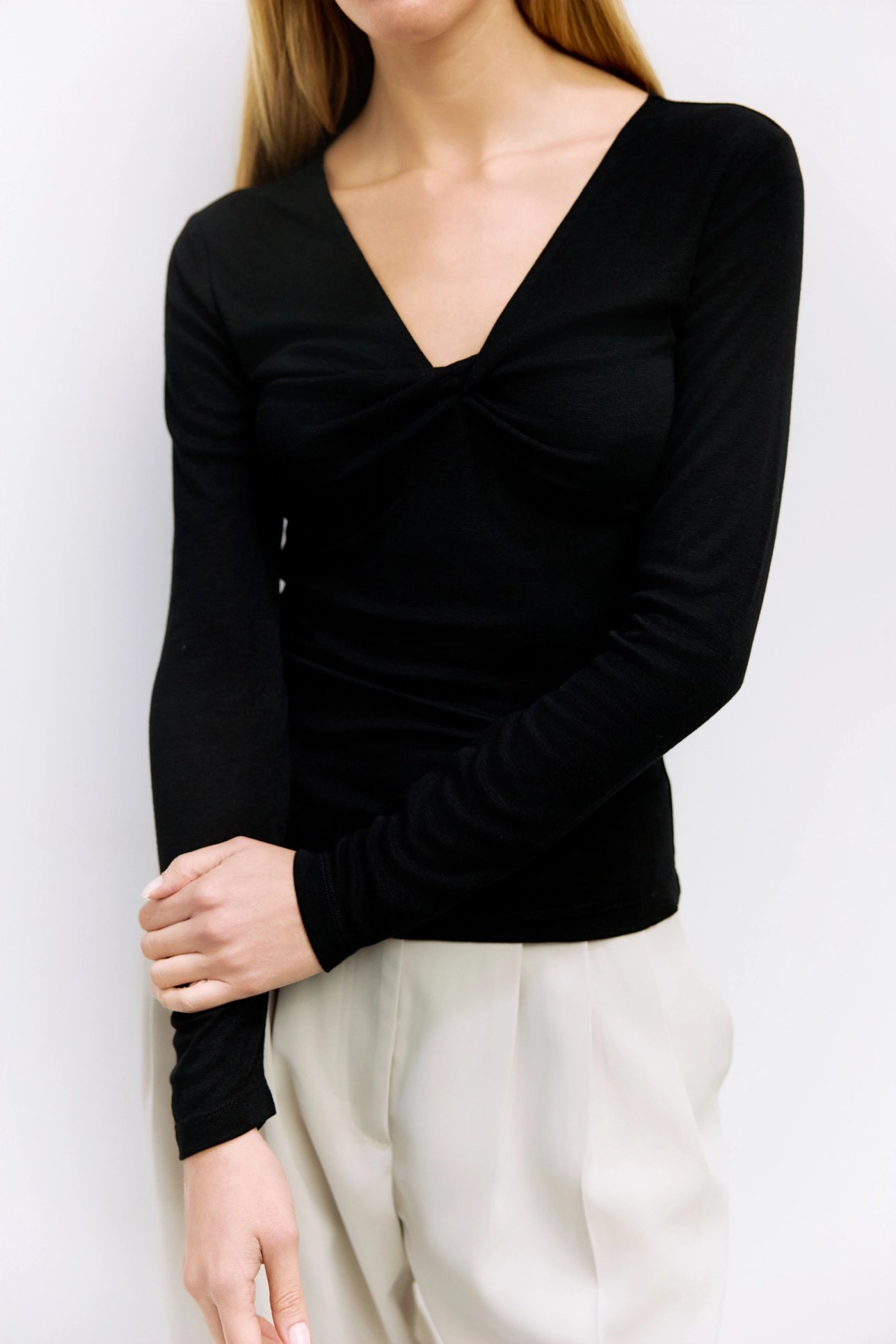 The Amber Top | Twist Detail Knit Long Sleeve Top - Black