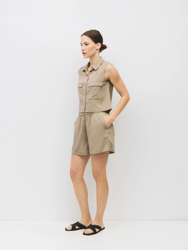 The Marion Top | Sleeveless Shirt with Cargo Pockets BEIGE-Top-MOD REF-S-BEIGE-Urbanheer