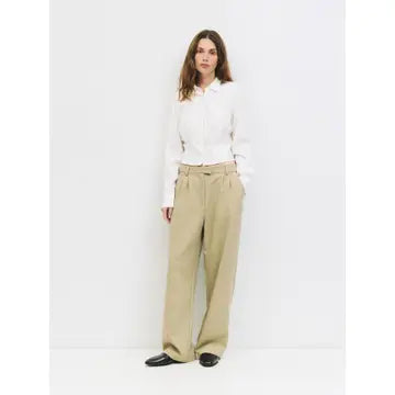 The Violeta Top | Tapered Button-Down Blouse