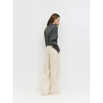 The Violeta Top | Tapered Button-Down Blouse