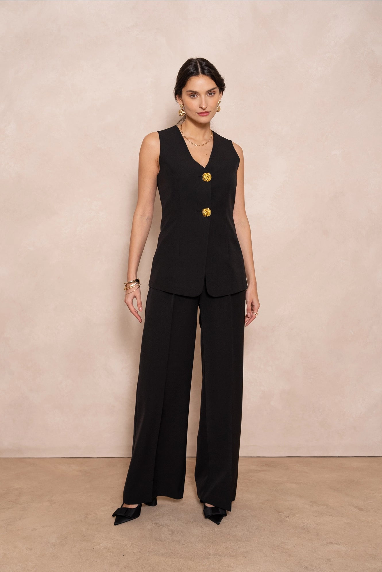 [Timeless] Long Sleeveless Vest with Textured Gold Buttons