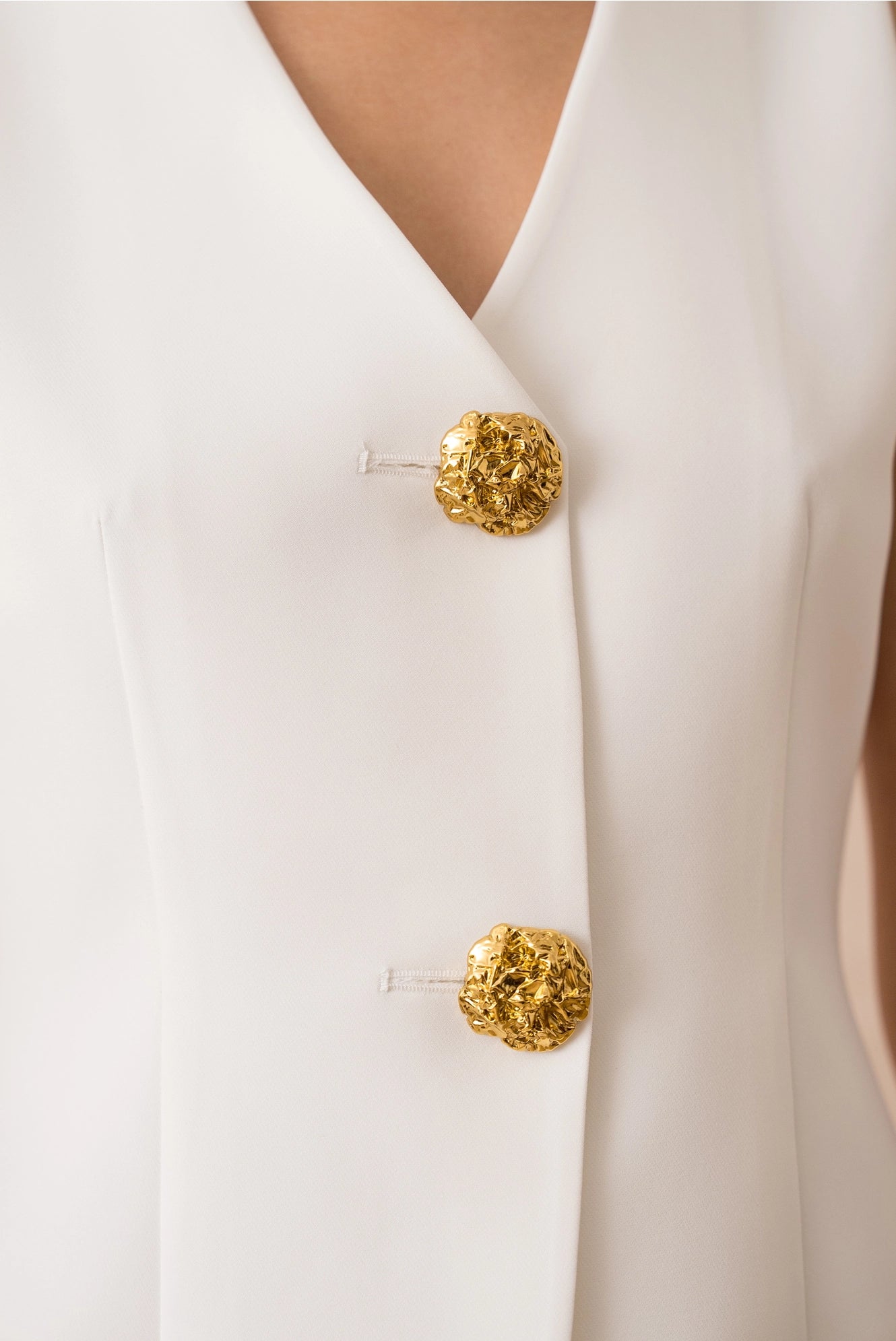 [Timeless] Long Sleeveless Vest with Textured Gold Buttons